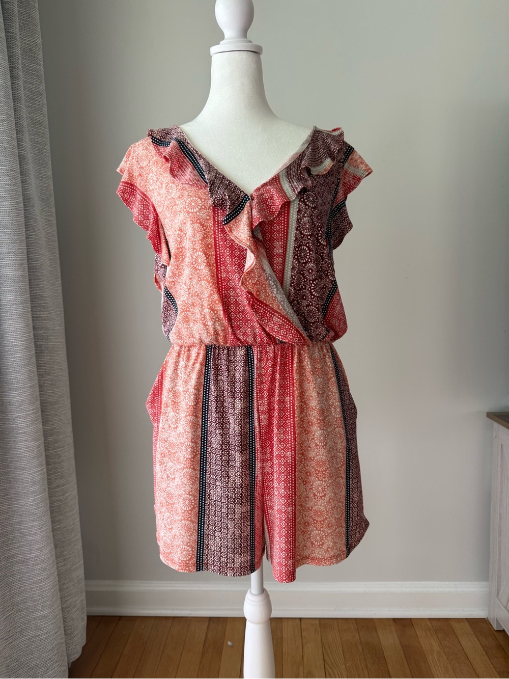 BCBGMAXAZRIA Women’s Printed Romper Size M Ruffle Faux Wrap Boho
